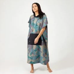 Nomadix Changing Poncho - Small/Medium -NRS shop s m nomadix cp camo 101 changing poncho front rsz 75041.1660065671